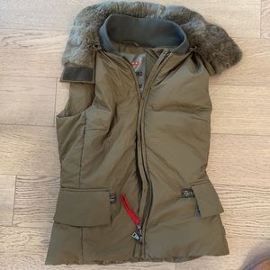 Prada camo vest with fur trim collar (detachable)